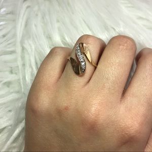 14K Gold Antique Diamond Ring Unique Swirl Design